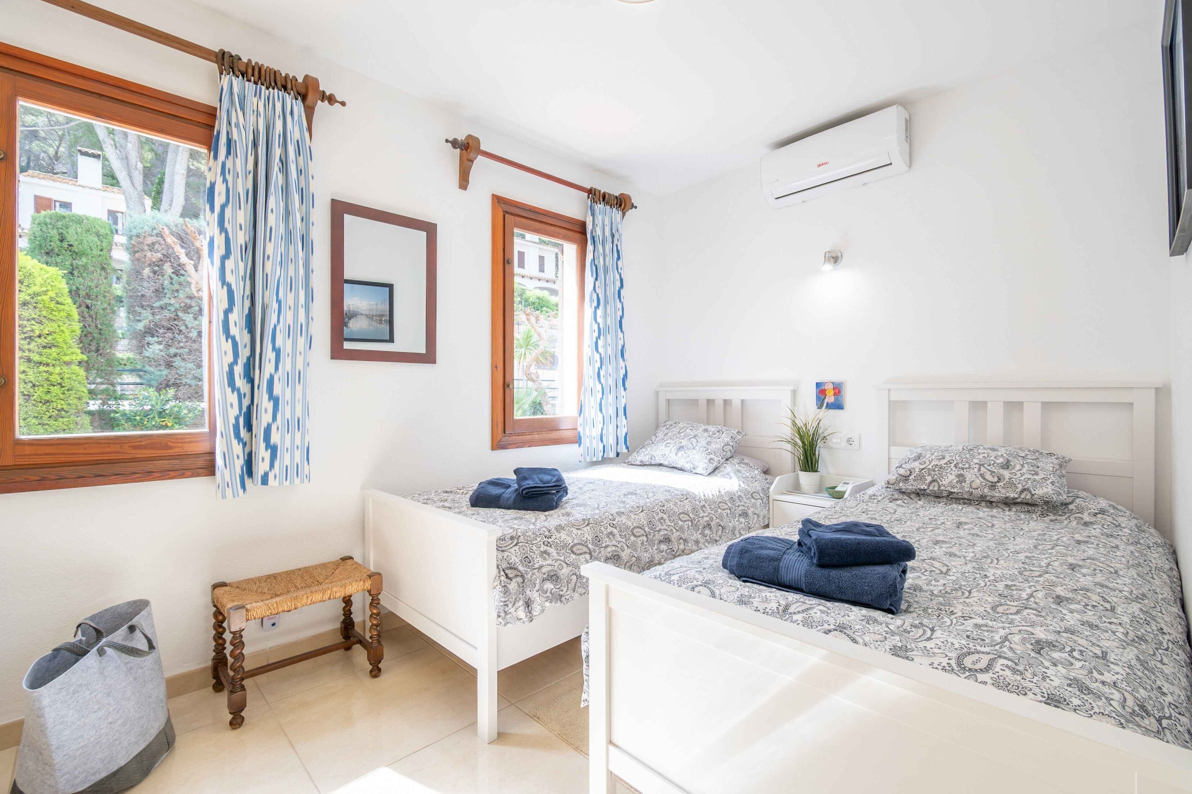 2 habitaciones, tabla de planchar con plancha y wifi gratis 