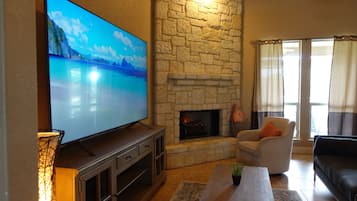 TV connectée, cheminée