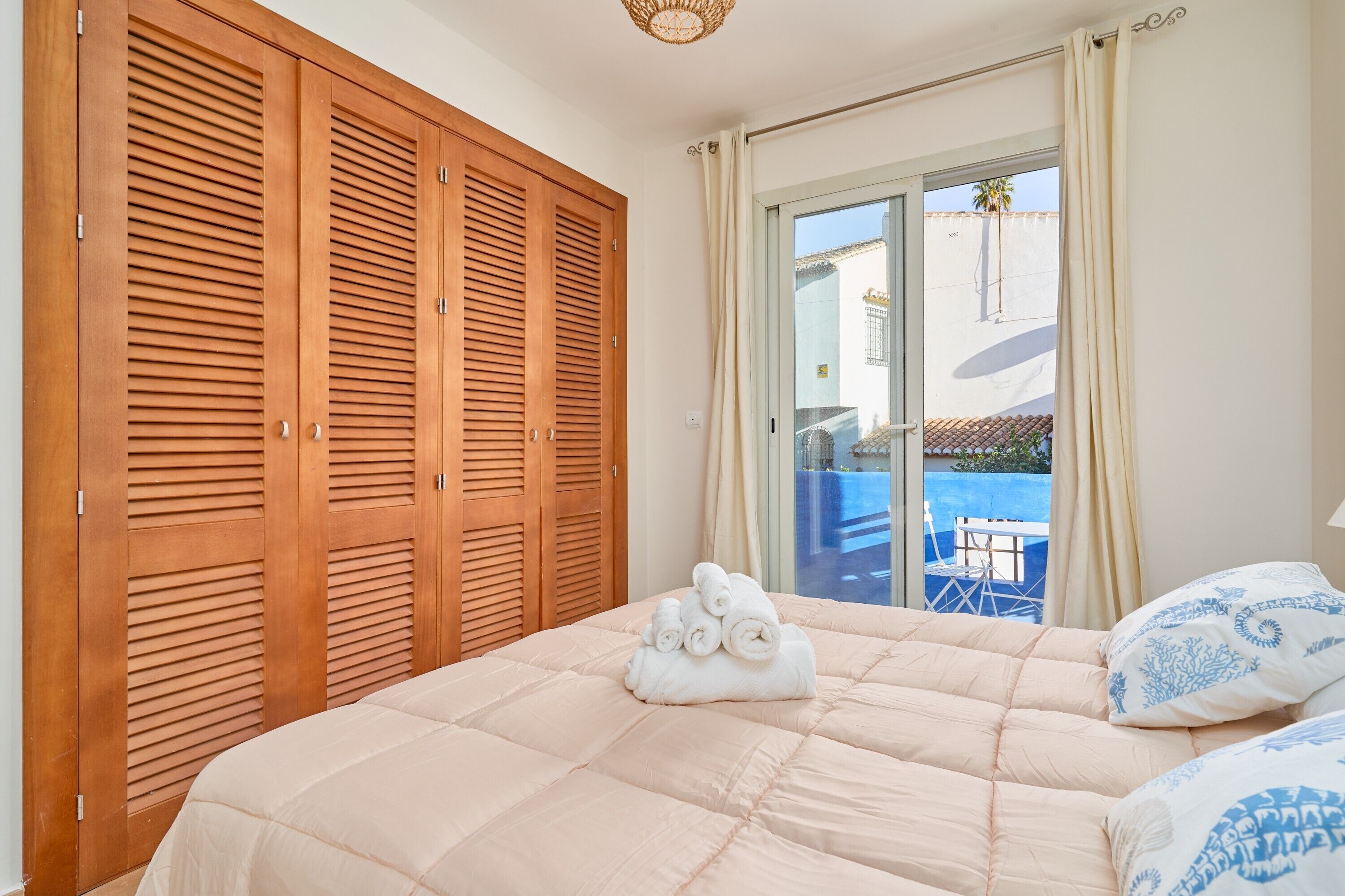 3 bedrooms, iron/ironing board, free WiFi, bed sheets