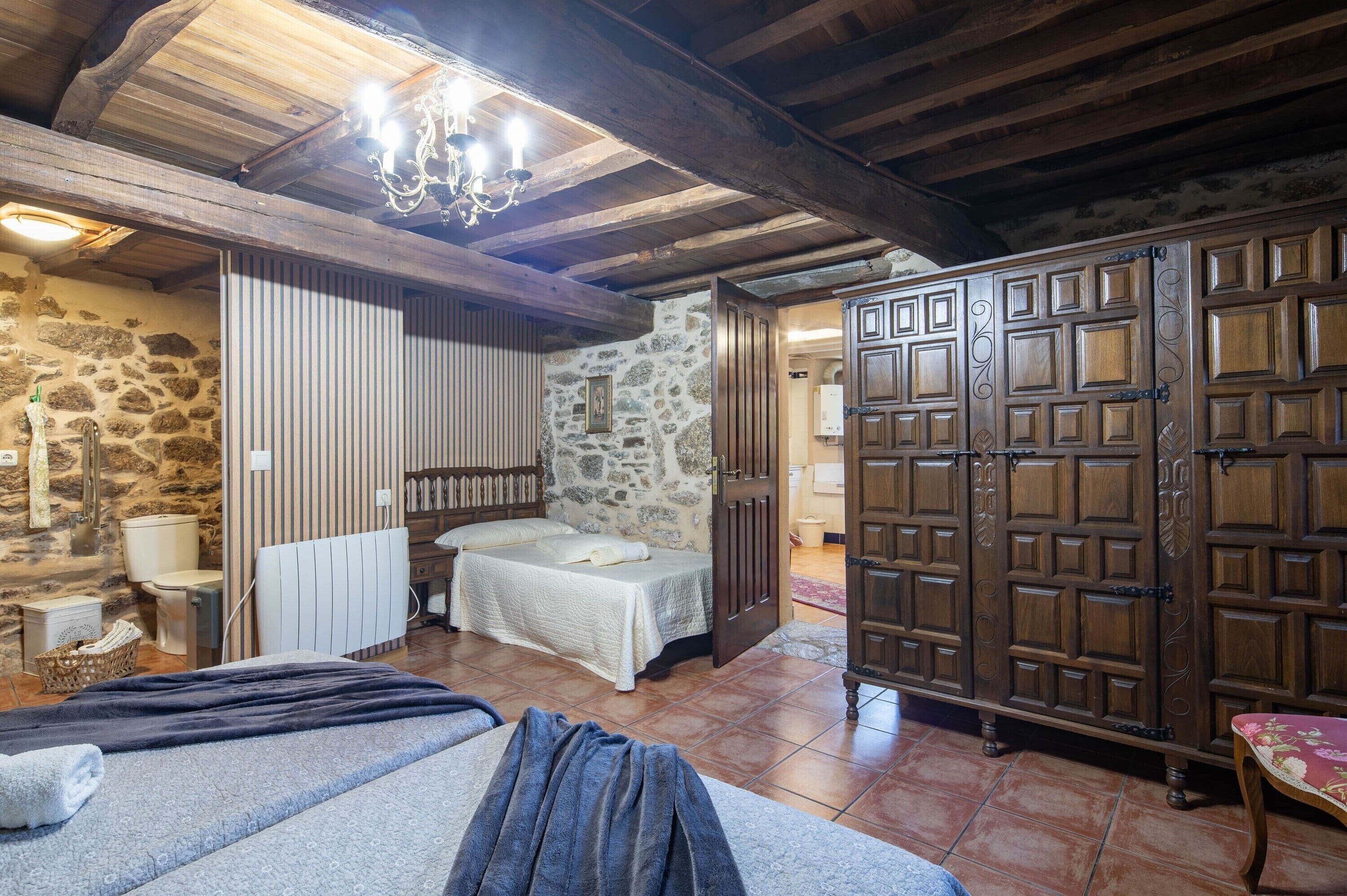 3 habitaciones y wifi gratis 