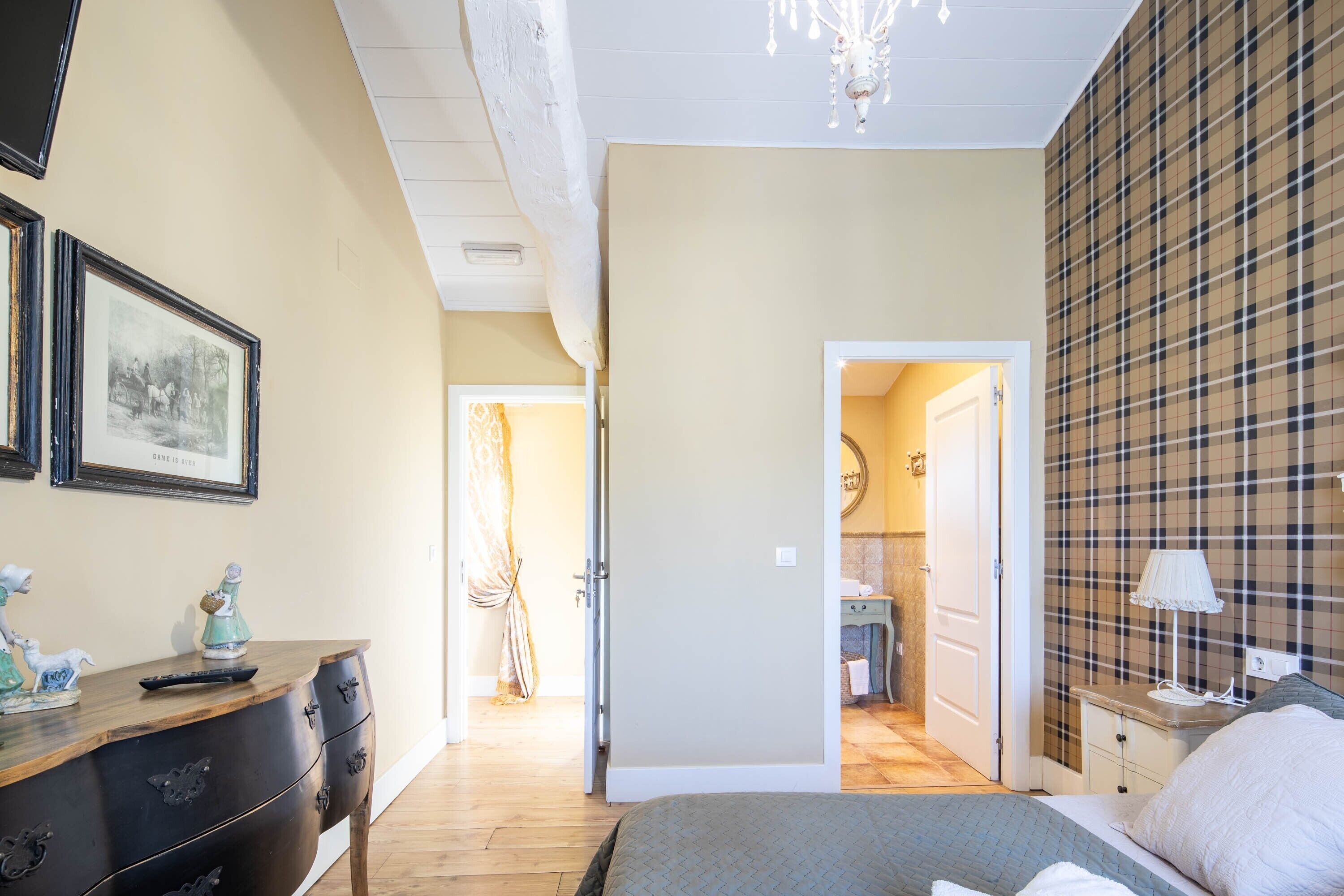 2 bedrooms, free WiFi