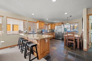 Fridge, microwave, oven, stovetop - Altitude Adjustment MH1312 |Near Powder Mtn | Hot Tub (Eden)