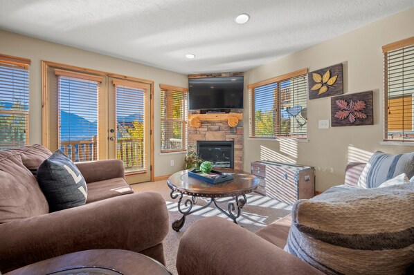 Smart TV, fireplace, table football, ping pong - Altitude Adjustment MH1312 |Near Powder Mtn | Hot Tub (Eden)
