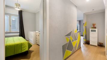 2 bedrooms, iron/ironing board, free WiFi, bed sheets