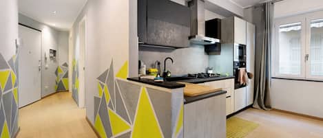 Fridge, microwave, oven, stovetop