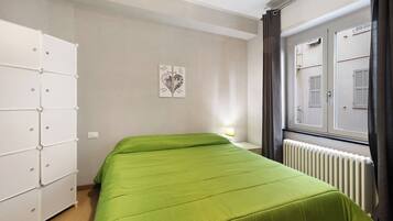 2 slaapkamers, een strijkplank/strijkijzer, gratis wifi, beddengoed