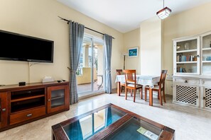 Interior - Apartment 'La Noria Golf Resort' with Mountain View, Wi-Fi and Air Conditioning (La Cala de Mijas)