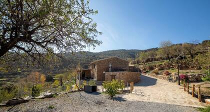 Apartment In A Hotel 'Yerbaluisa' with Mountain View, Wi-Fi