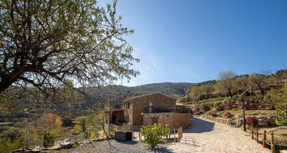 Ferienwohnung in einem Hotel 'Yerbaluisa' mit Bergblick, WLAN