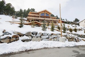 Exterior - Chalet 'G2' with Lake View, Private Terrace and Wi-Fi (Les Angles)
