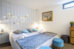 3 bedrooms, iron/ironing board, free WiFi, bed sheets