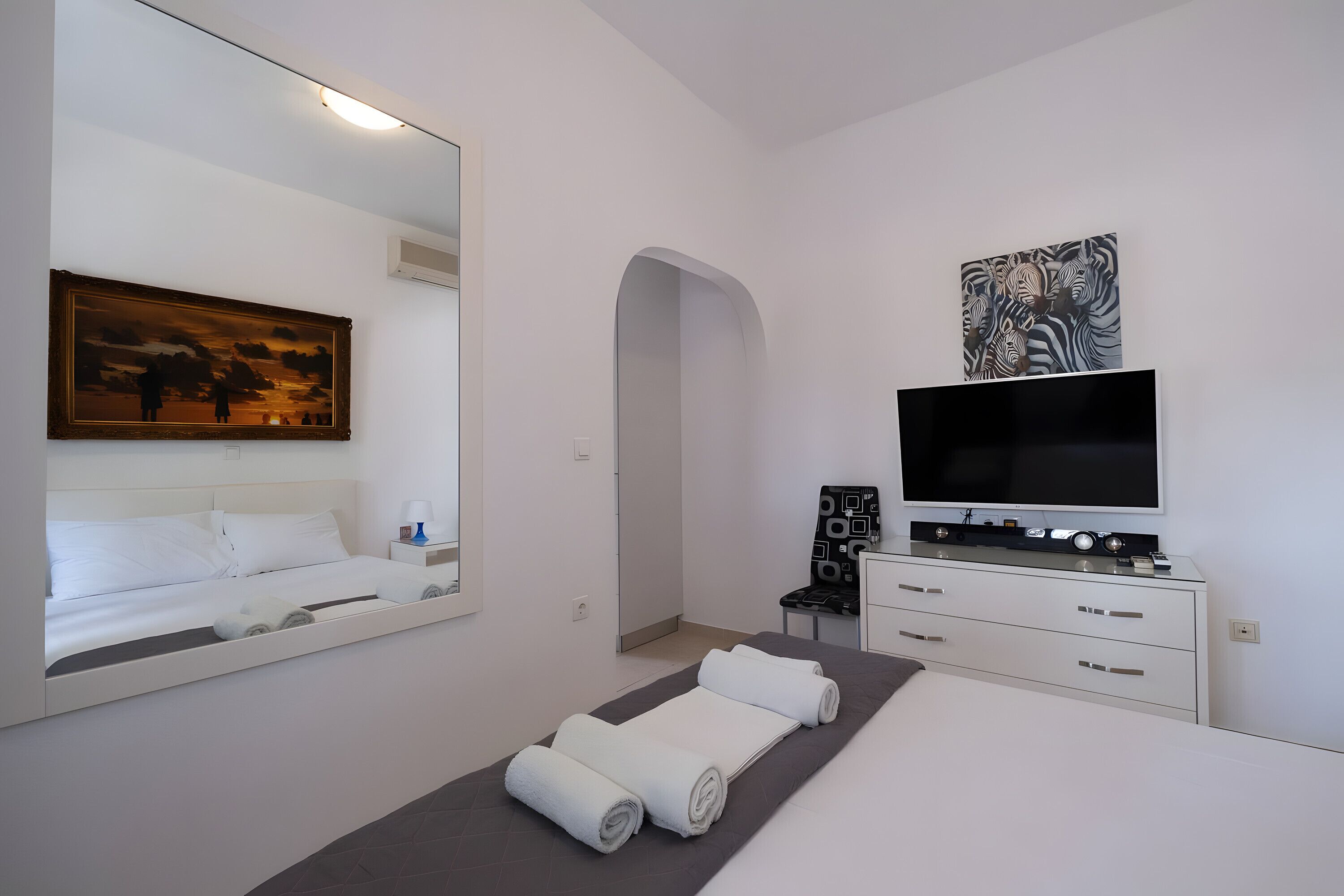 2 chambres, fer et planche à repasser, Wi-Fi gratuit, draps fournis