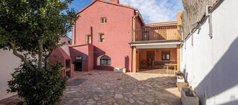 Country House 'Cuatro Torres' with Private Terrace and Wi-Fi