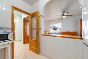 Interior - Apartment 'Al Lado De La Playa' with Sea View, Shared Pool and Wi-Fi (Pulpí)