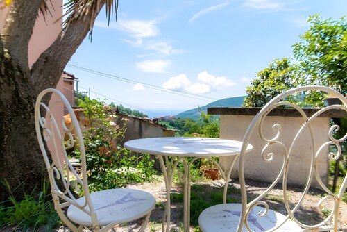 Holiday Home 'La Casa Del Conte' with Sea View, Private Terrace and Wi-Fi