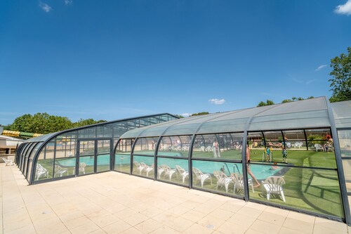 Country House 'Camping Domaine De La Yole' with Shared Pool, Shared Terrace