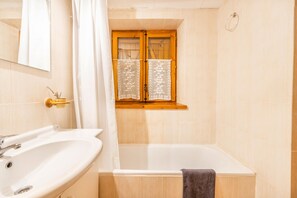 淋浴设施、吹风机、毛巾