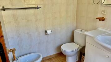 Dusj, hÄrfÞner og hÄndklÊr