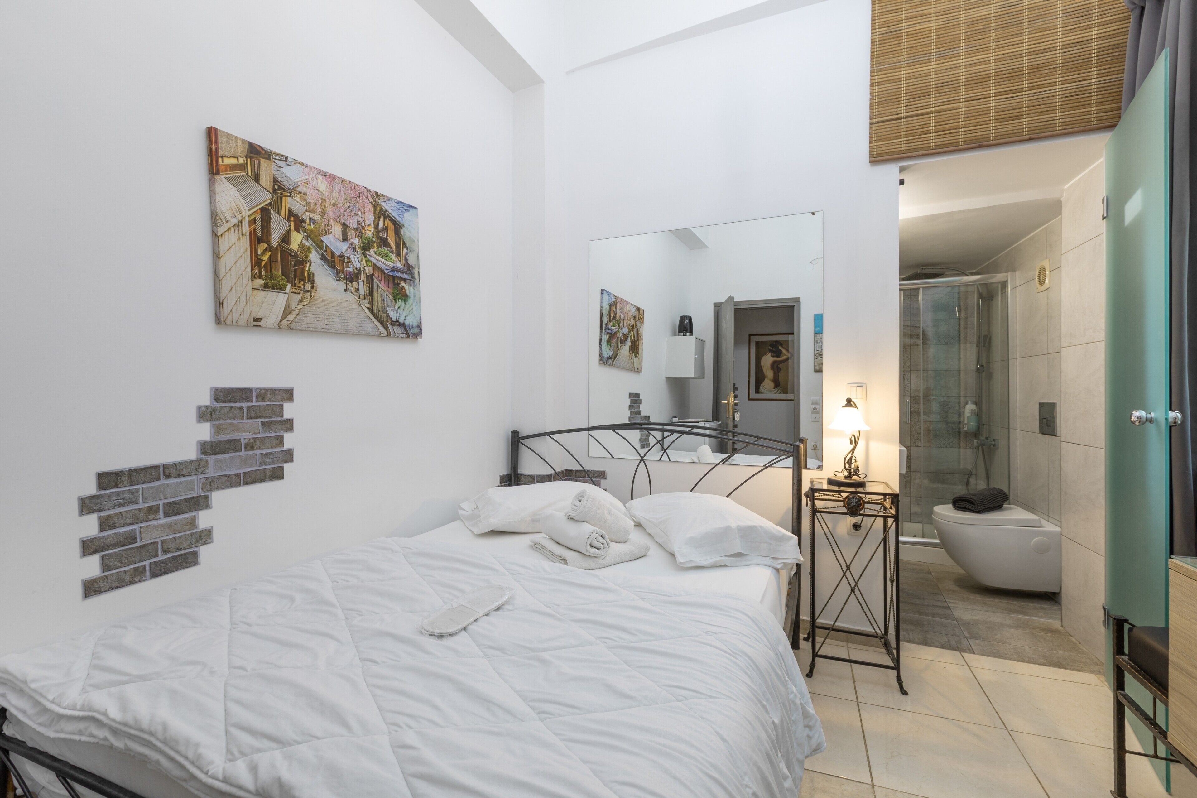 1 soverom, strykejern/-brett, wi-fi (inkludert) og sengetøy