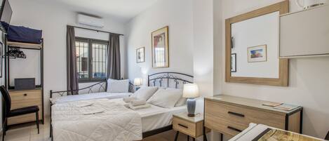 1 غرفة نوم ومكواة/لوح كي وواي فاي مجانًا وملاءات أسرّة