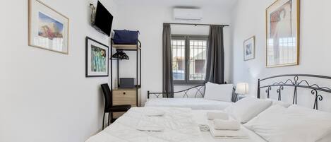 1 makuuhuone, silitysrauta/-lauta, ilmainen Wi-Fi, vuodevaatteet