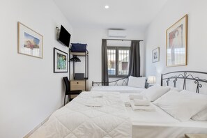 1 slaapkamer, een strijkplank/strijkijzer, gratis wifi, beddengoed
