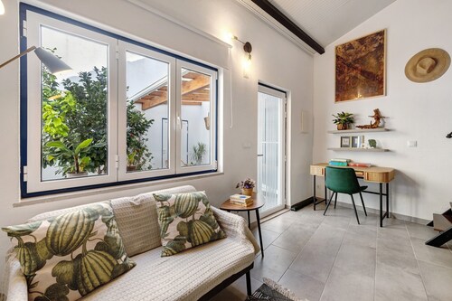 Tiny Home 'Casa Das Cantonas Valada' with Shared Pool, Wi-Fi and Air Conditioning