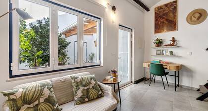 Tiny Home 'Casa Das Cantonas Valada' with Shared Pool, Wi-Fi and Air Conditioning