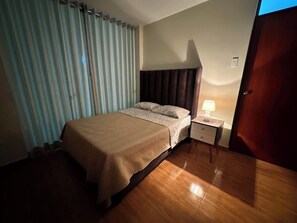 6 bedrooms, WiFi, bed sheets