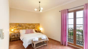 3 dormitorios, tabla de planchar con plancha, wifi gratis y ropa de cama