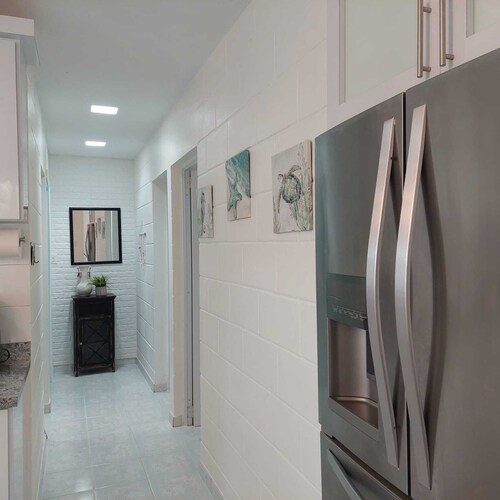 Stylish & Modern Retreat