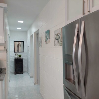 Stylish & Modern Retreat