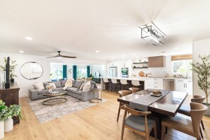 Smart TV - Mesa Retreat Quiet, Stylish Desert Escape + Golf (Mesa)
