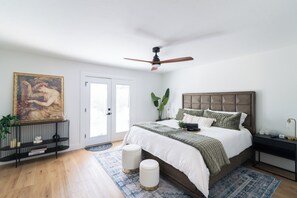 3 slaapkamers, een strijkplank/strijkijzer, wifi, beddengoed