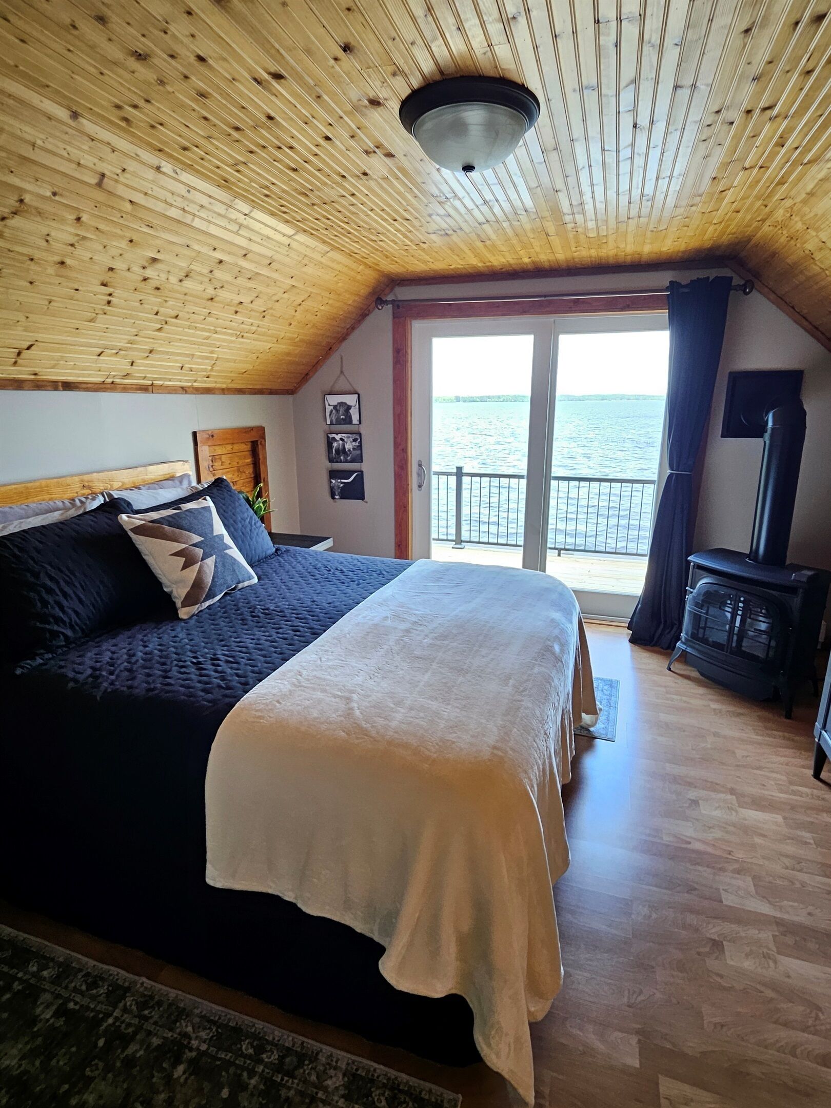 3 عدّة غرف نوم ومكتب ومكواة/لوح كي وسرير سفر