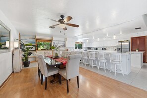 Dining - ⚓ Tropic House! Spacious private tropical oasis with heated pool!⚓ (Bradenton)