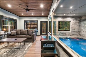 Innenpool, beheizter Pool