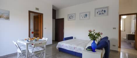 1 bedroom, iron/ironing board, Internet, bed sheets