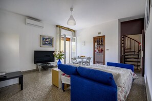 1 bedroom, iron/ironing board, Internet, bed sheets