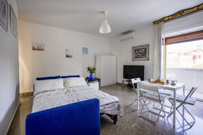 1 bedroom, iron/ironing board, Internet, bed sheets