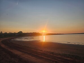 Beach - Charming 2-bedroom cottage with AC, WiFi in lovely Georgetown (Georgetown)