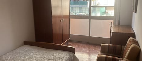 1 camera, ferro/asse da stiro, Wi-Fi, lenzuola