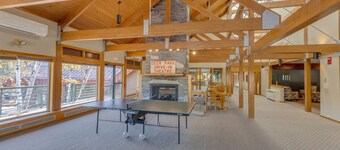 Deer Park Townhouse- Dog Friendly!