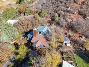 Exterior - Red Cliff Chalet, Cozy 2BD guesthouse, AC, Close to town, hot springs, skiing (Durango)