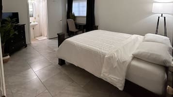 3 slaapkamers, een strijkplank/strijkijzer, wifi, beddengoed