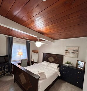 3 bedrooms, iron/ironing board, WiFi, bed sheets