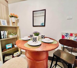 Dining - Cozy Home in BGC (taguig)