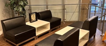 Curved TV | Gym | Parking | Pets | Recliners
