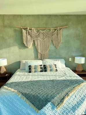 2 bedrooms, desk, iron/ironing board, WiFi