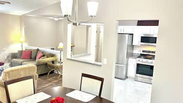 Standard House | In-room dining